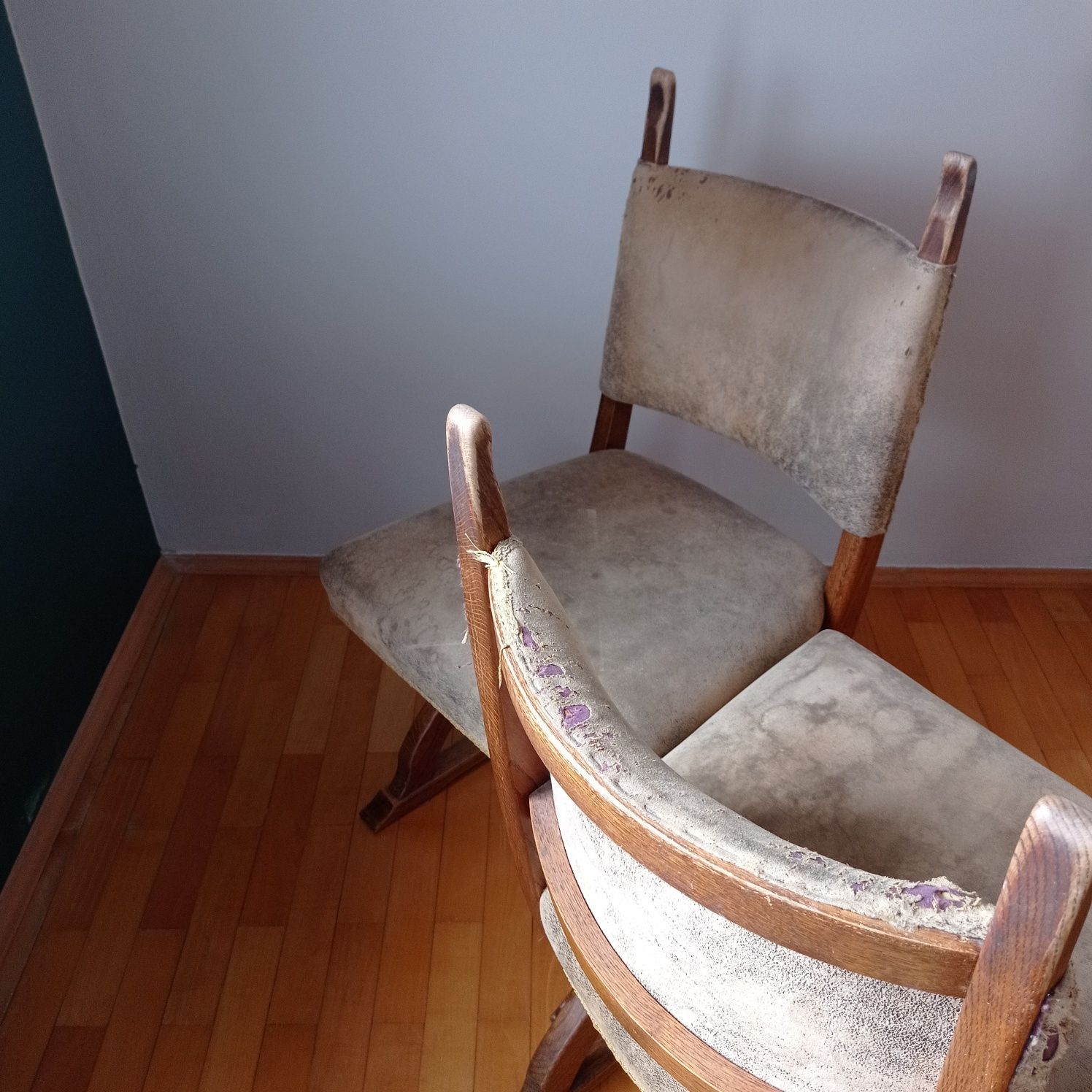 Krzesło drewniane stylowe mam 4 sztuki