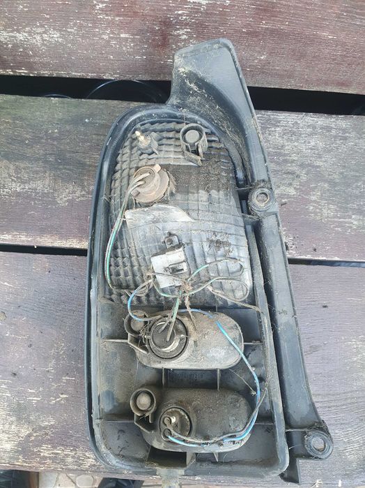 DAIHATSU CUORE lampa prawa tylna