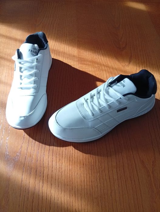 Buty męskie sportowe , adidasy białe nowe