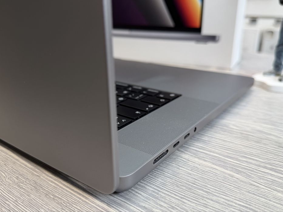 MacBook Pro 16  M1 Pro / RAM 32 / SSD 512 GB / 10 CPU / 16 GPU