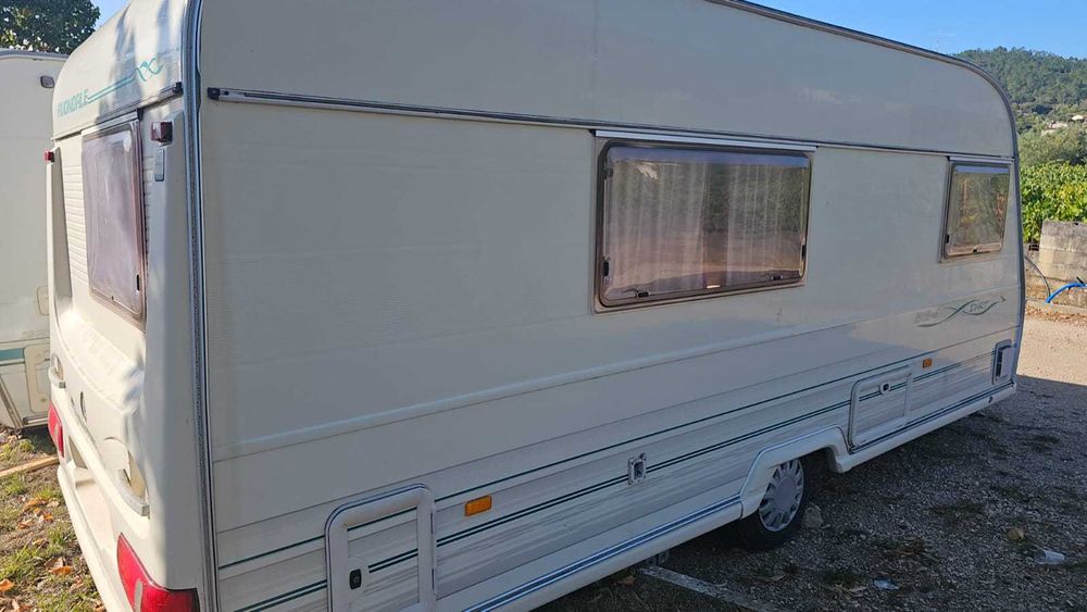 Caravana Inglesa Avondale Dark 515-4