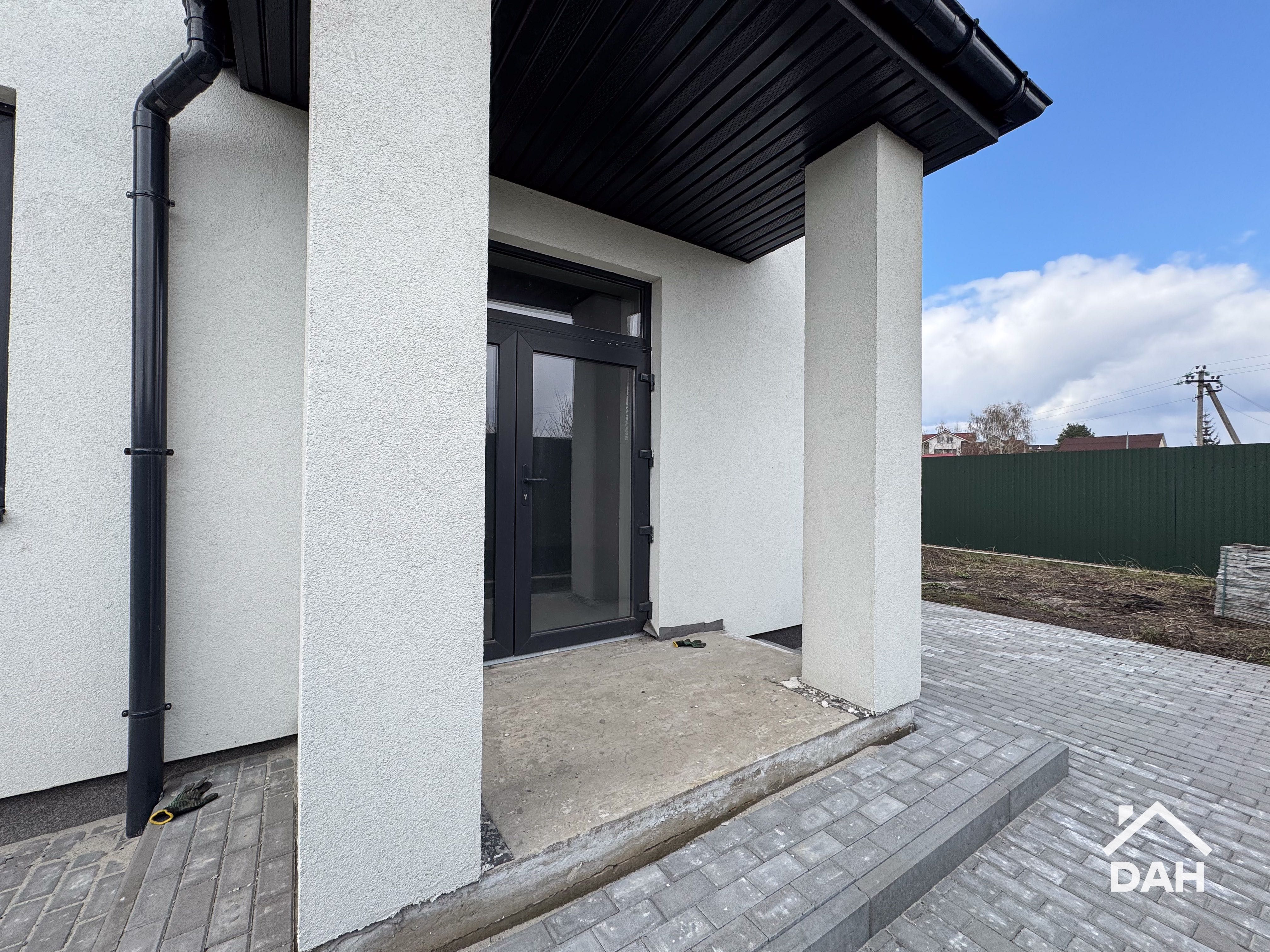 Будинок 216 м² з гаражем, 6 соток, під чистове є газ с. Крюківщина