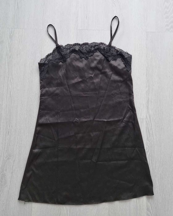 Czarna satynowa koszulka nocna LivCo Corsetti z koronką XS