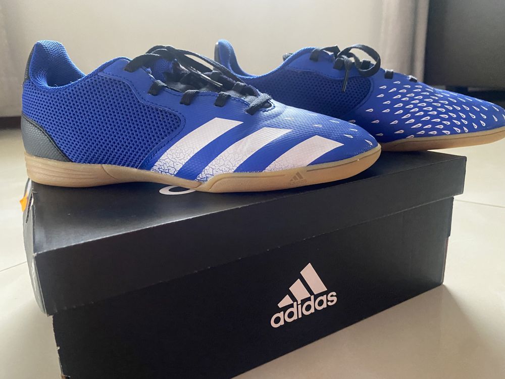 Halówki chłopięce Adidas Predator rozm. 38