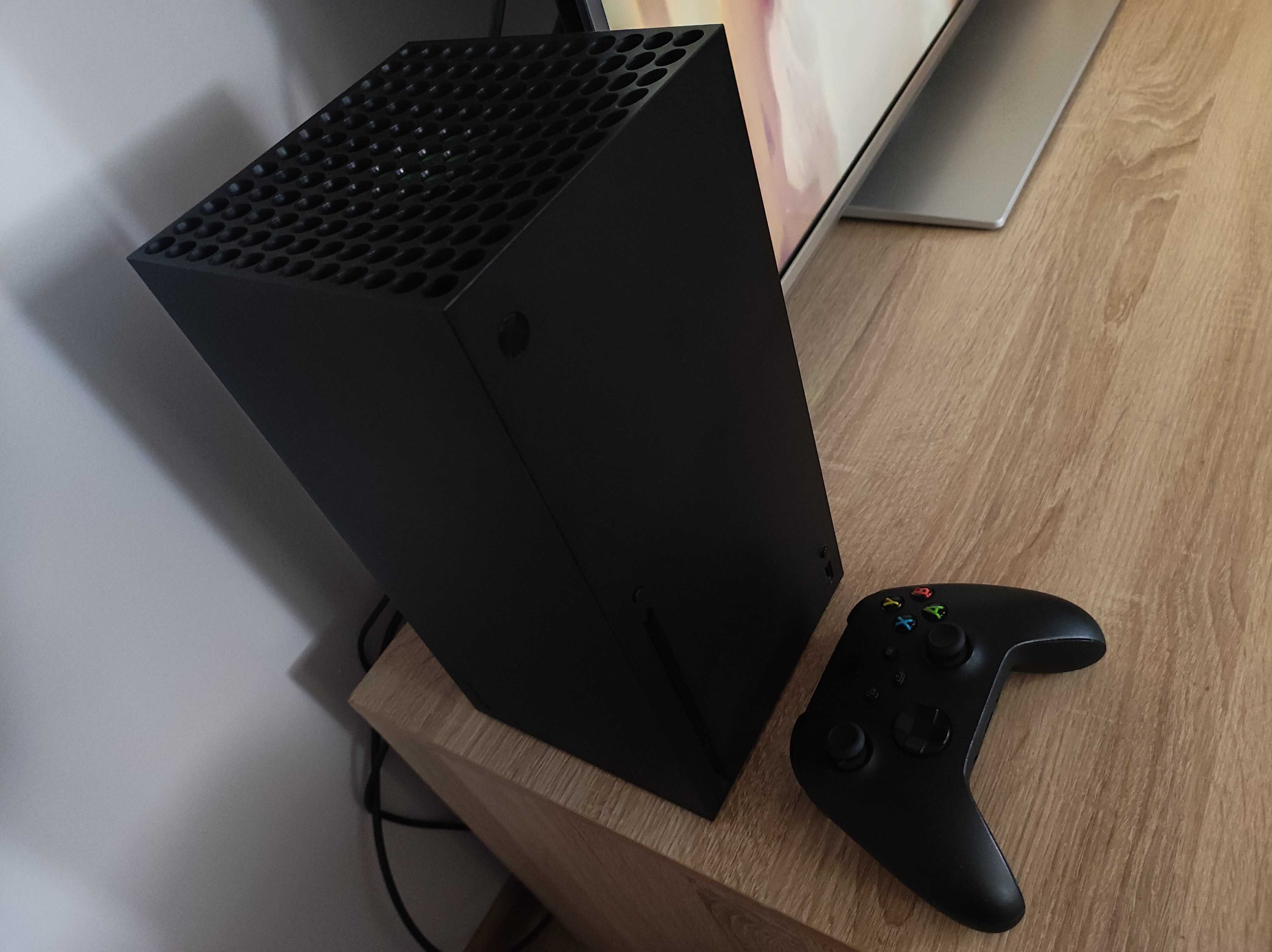 Konsola do gier Xbox Series X 1Tb nowy pad + gry