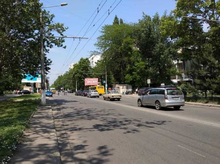 Без комиссии  Здание 100 м кв •   3 сотки •  р-н Площади Деревянко