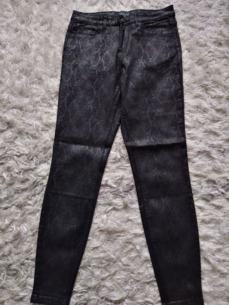 Spodnie z printem Mohito 36