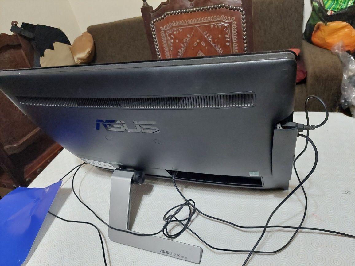 Computador Asus All in one + teclado + rato