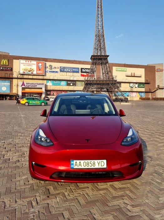 TESLA Model Y 4/2024