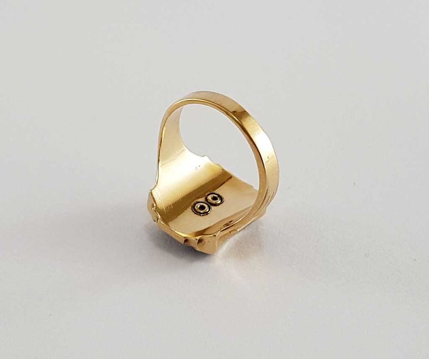 Złoty sygnet z herbem Królewskiej Akademii Sztuki - Rzadki