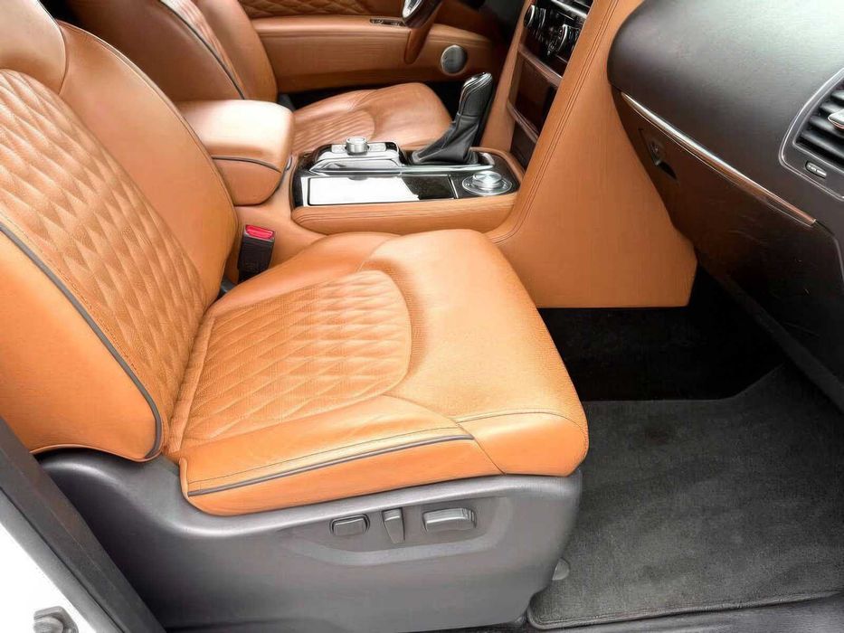 Infiniti QX80      2023