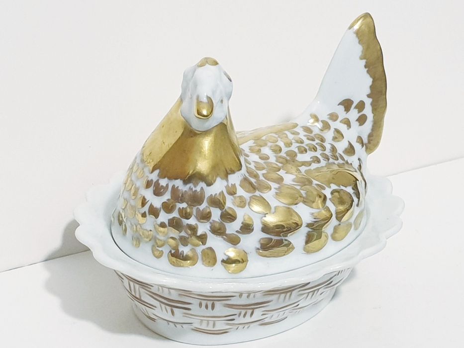 Antiga caixa Galinha em porcelana Limoges dourada