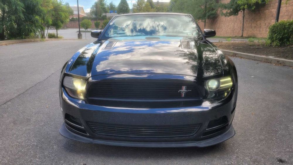 Ford Mustang GT Premium Convertible      2013