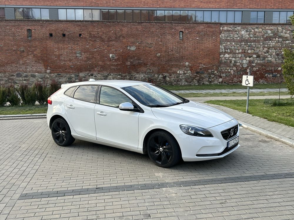Volvo v40 R design 150 km