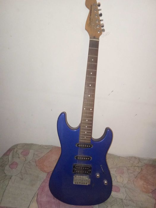 guitarra elétrica Squier Showmaster