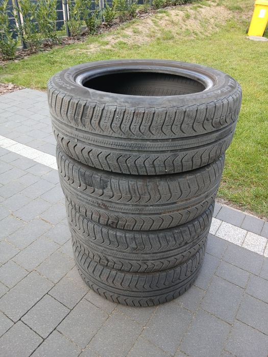 Opony 4 szt. wielosezonowe Pirelli 205/55 R16, 91V
