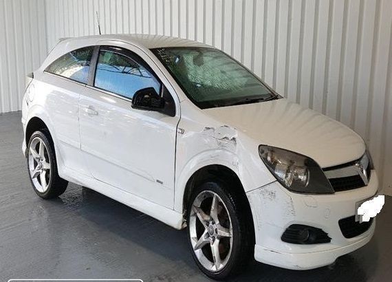 Opel Astra H GTC 1.9CDTI de 2010 disponível para peças