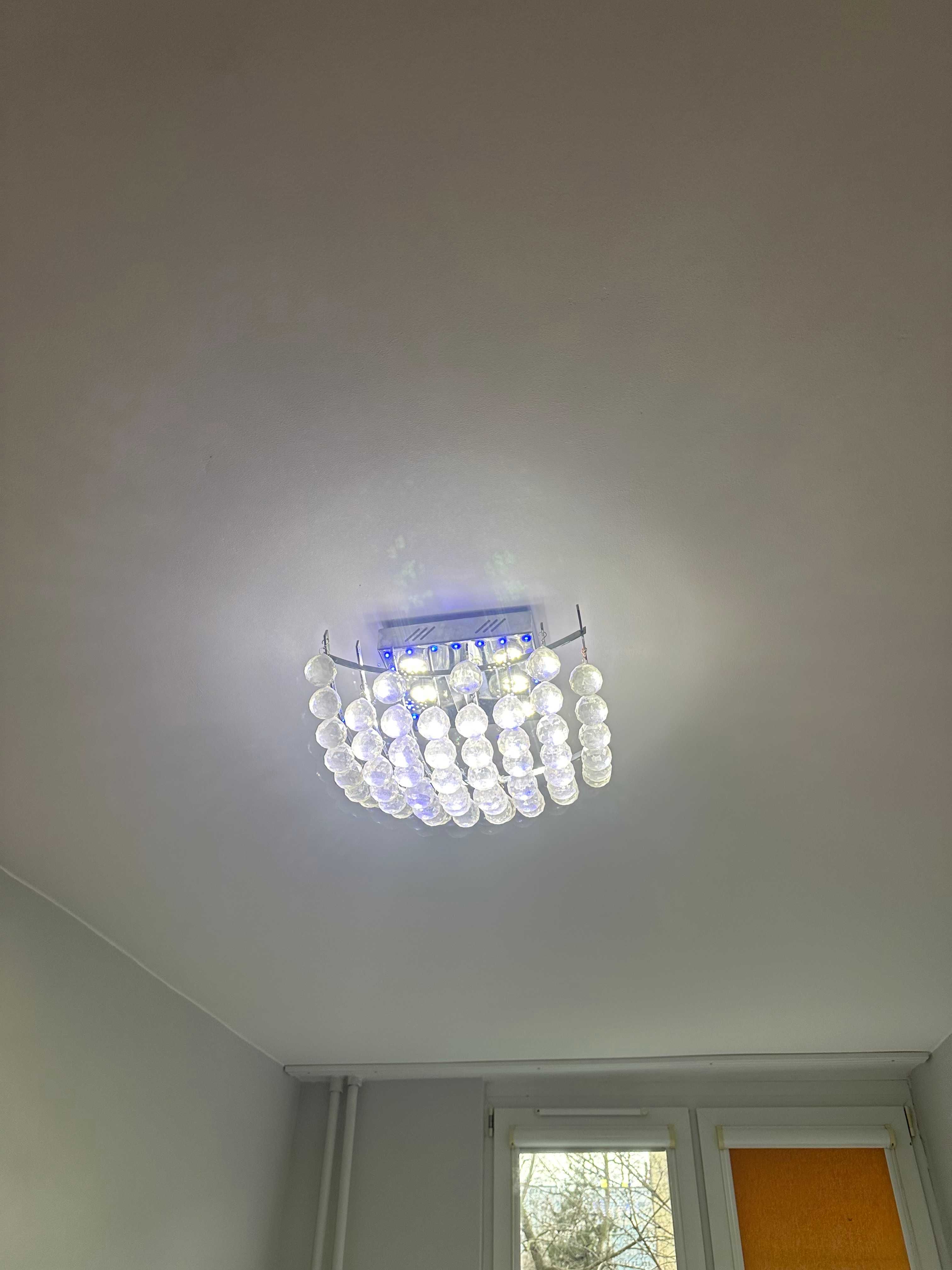 Lampa LED 2 tryby oświetlenia kryształki