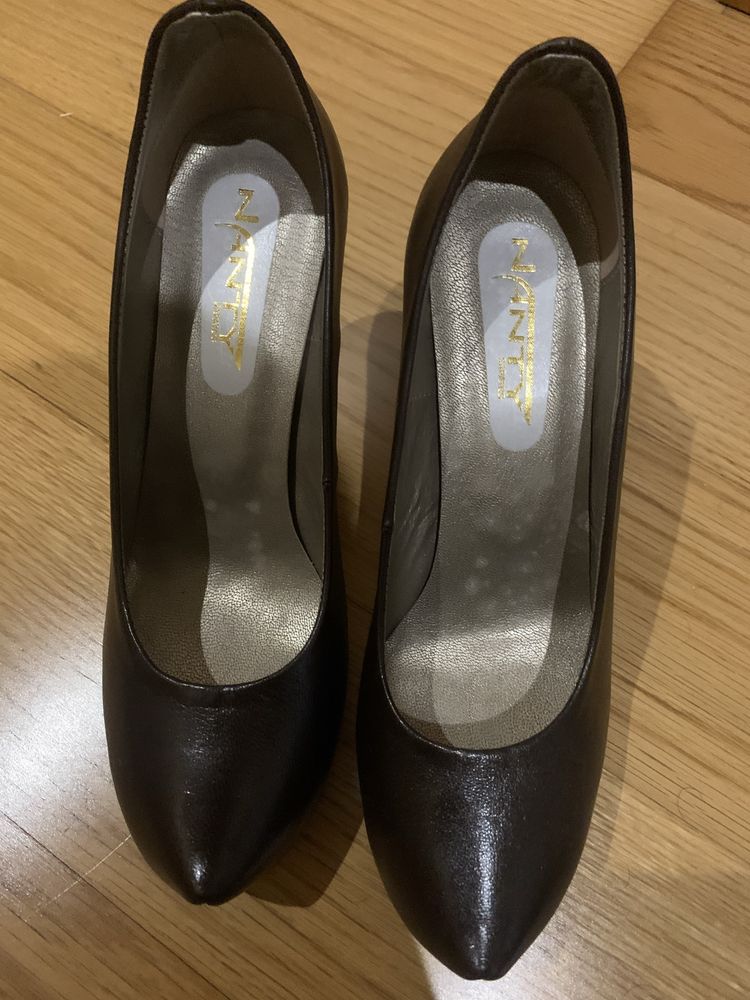 Sapatos em muito bom estado-mulher