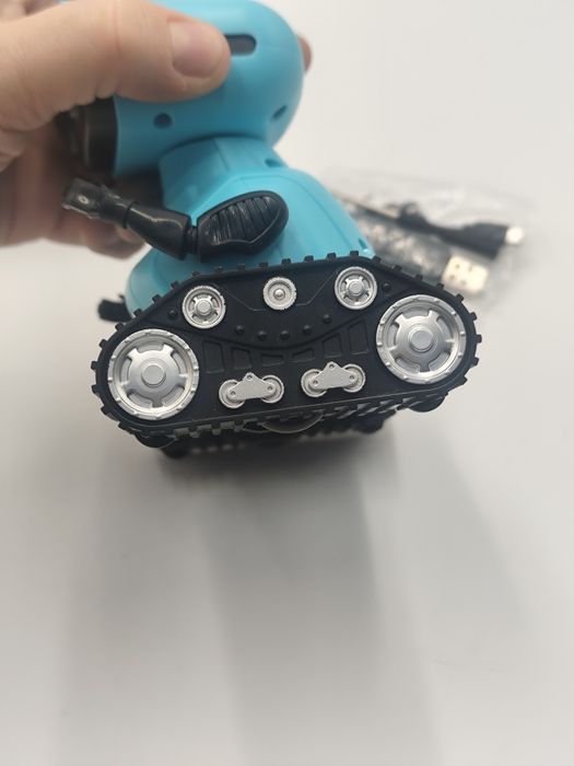 Robot zdalnie sterowany ALLCELE  jeździ, świeci, wydaje dźwięki
