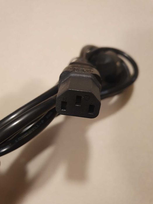 Kabel zasilający monitor lub komputer