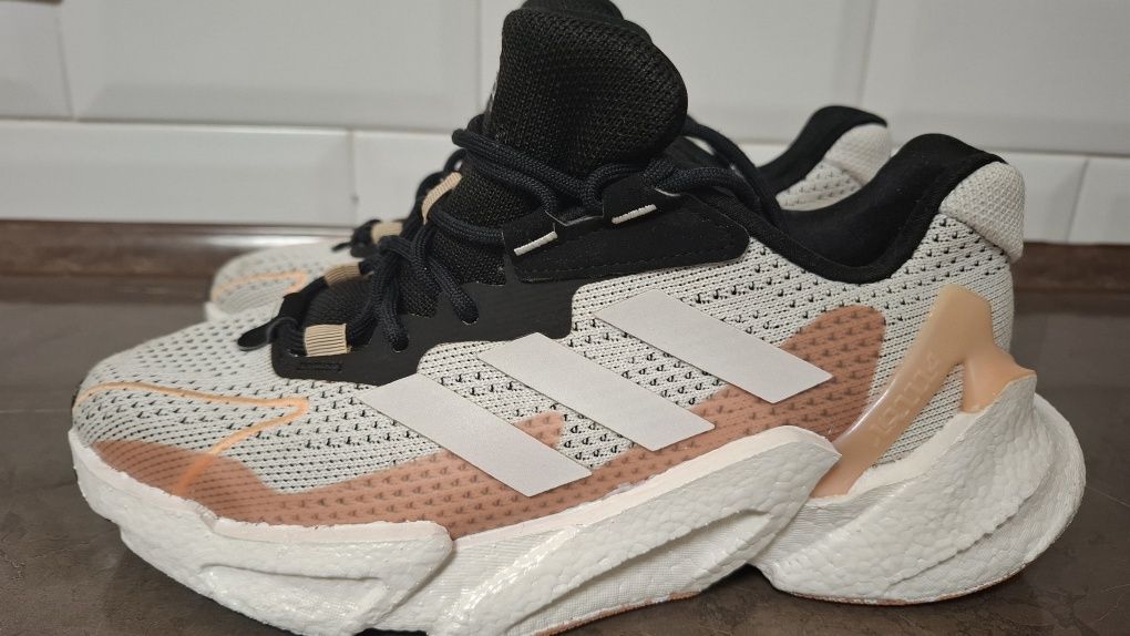 Кросівки жіночі Adidas