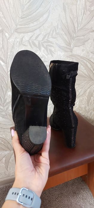 Замшевые ботинки