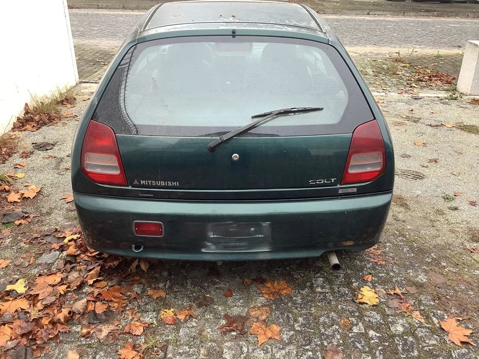 Mitsubishi Colt 1.3i 75cv 1997 - Para peças