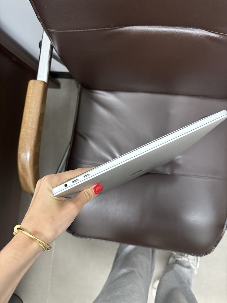 Used Macbook pro 16 i7 16/512 2019