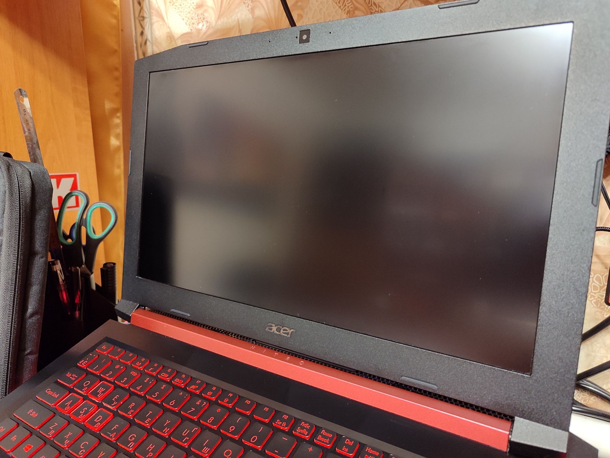 Ноутбук Acer Nitro 5 з новою сумкою,  підставкою та SSD