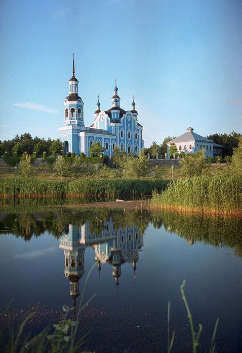 Оцифровка фотоплёнки, слайдов, киноплёнки 8 мм.
