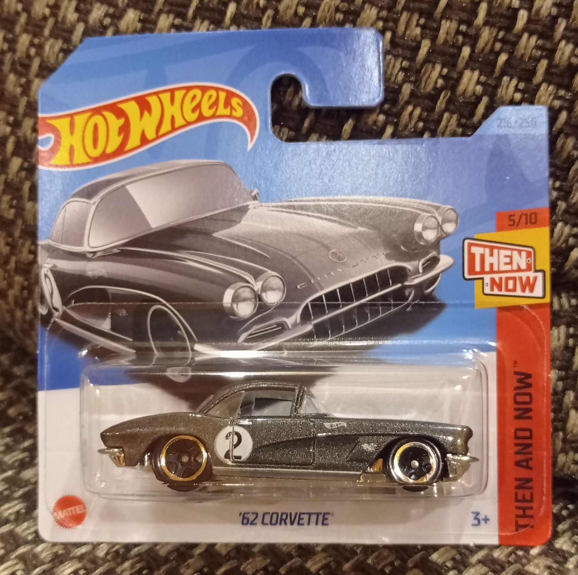 Hot Wheels 62 Corvette auto samochód resorak zabawka dla dzieci