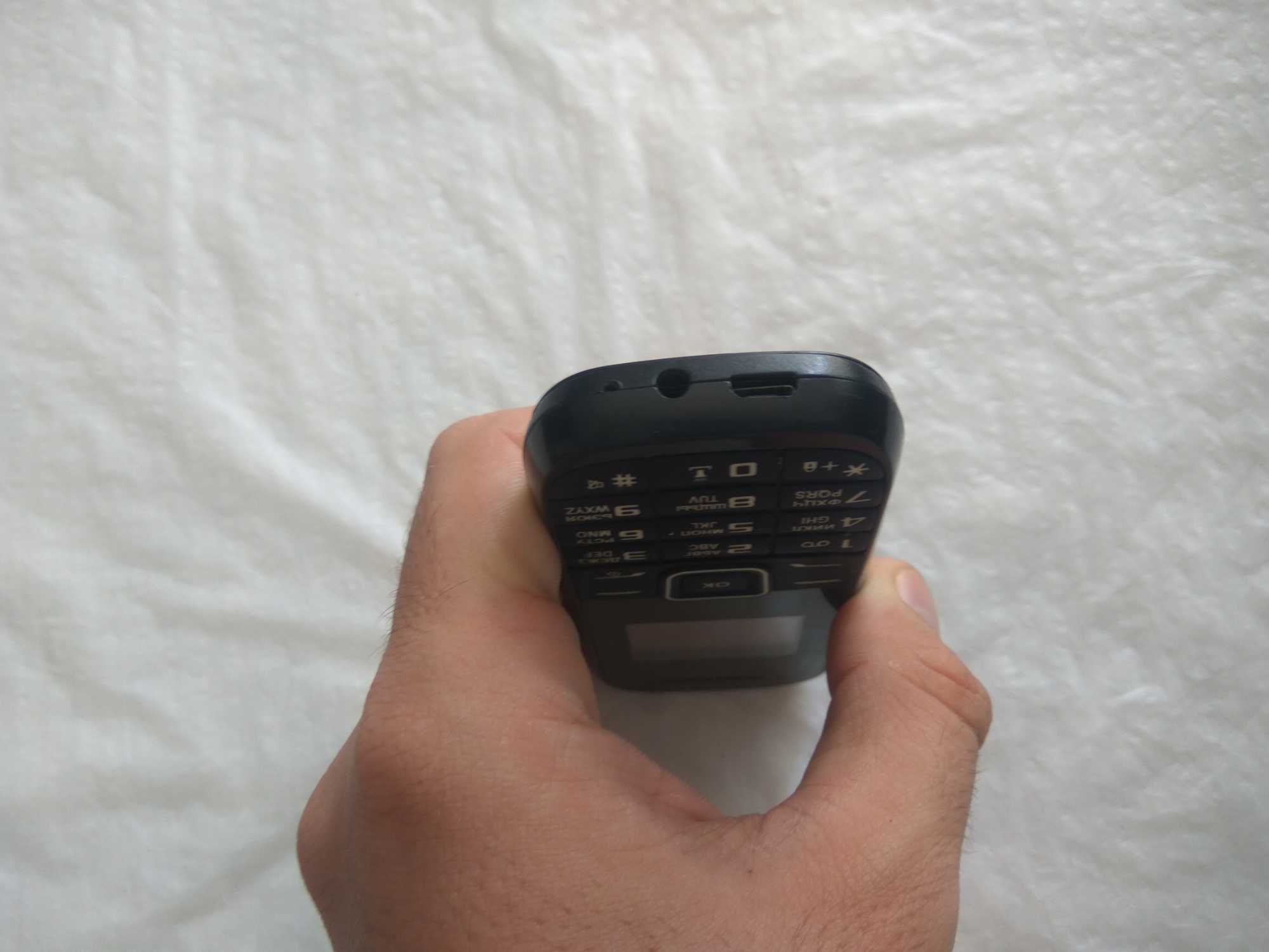 Продам Кнопочный Мобильный Телефон Nomi i144m