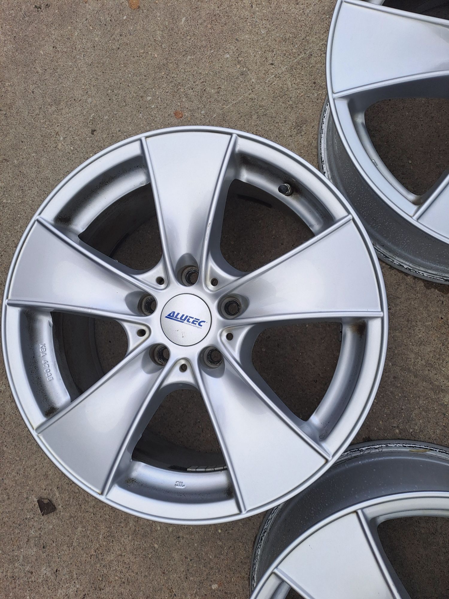 4szt Felgi Aluminiowe Alutec 18cali 5x120 Komplet
