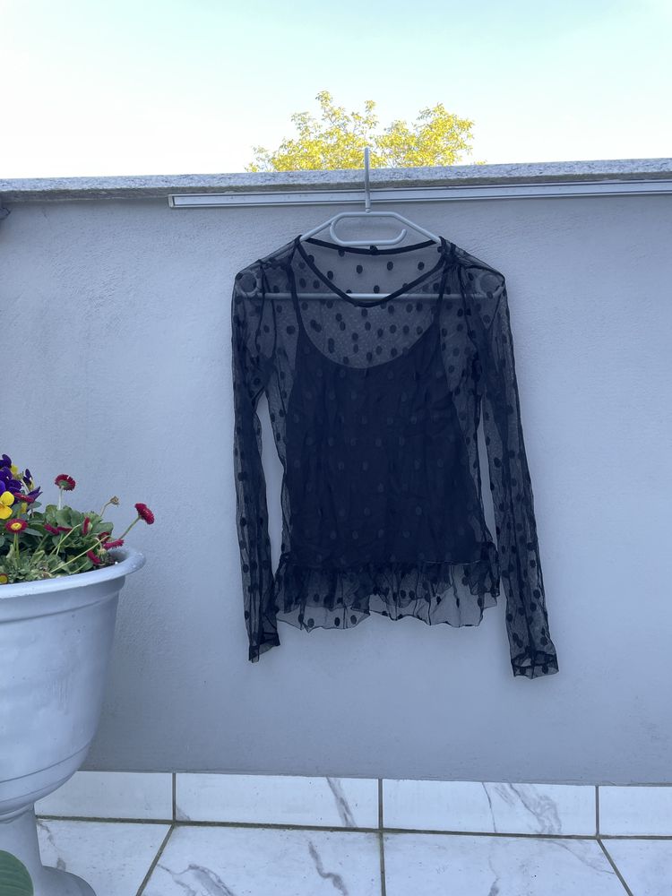 Czarna bluzka w kropki prześwitująca elegancka sinsay S