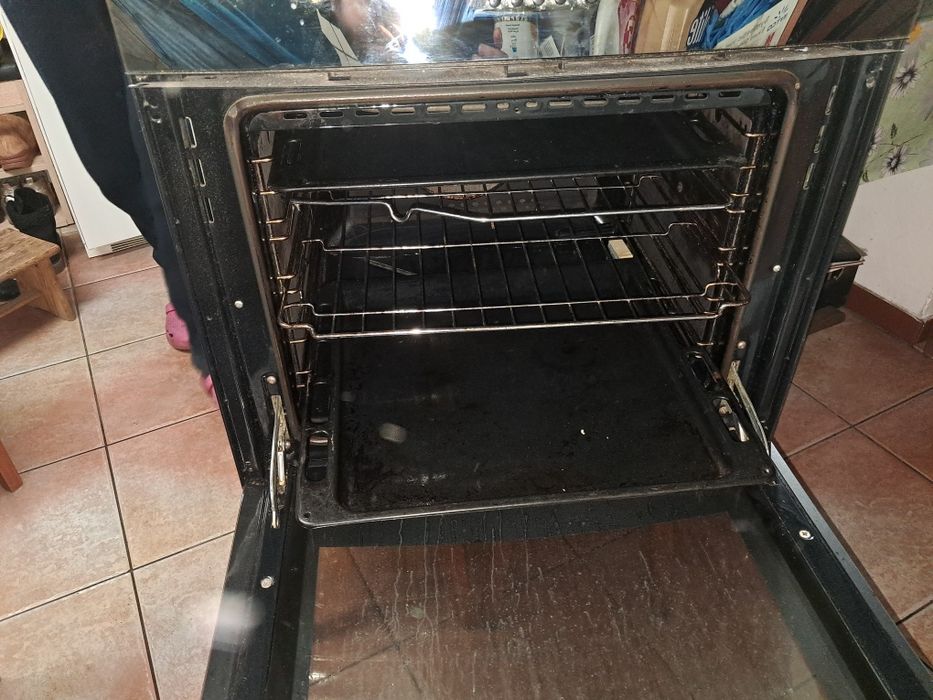 Piekarnik do zabudowy Amica z płytą ceramiczną