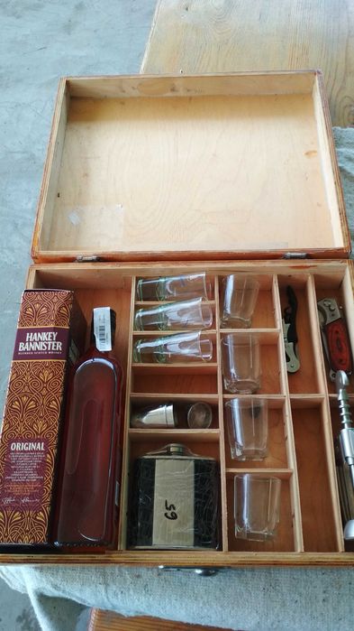 Продам оргонайзер  из фанеры  в  виде дипломата.