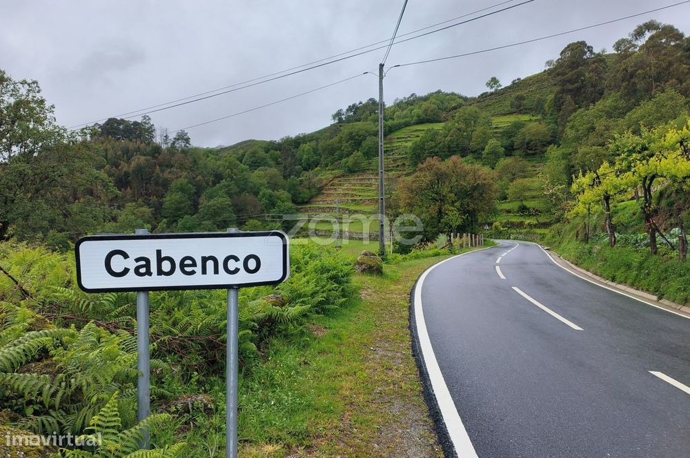 Terreno Rustico Gerês, de 10 000m2, a confrontar com Rio Homem