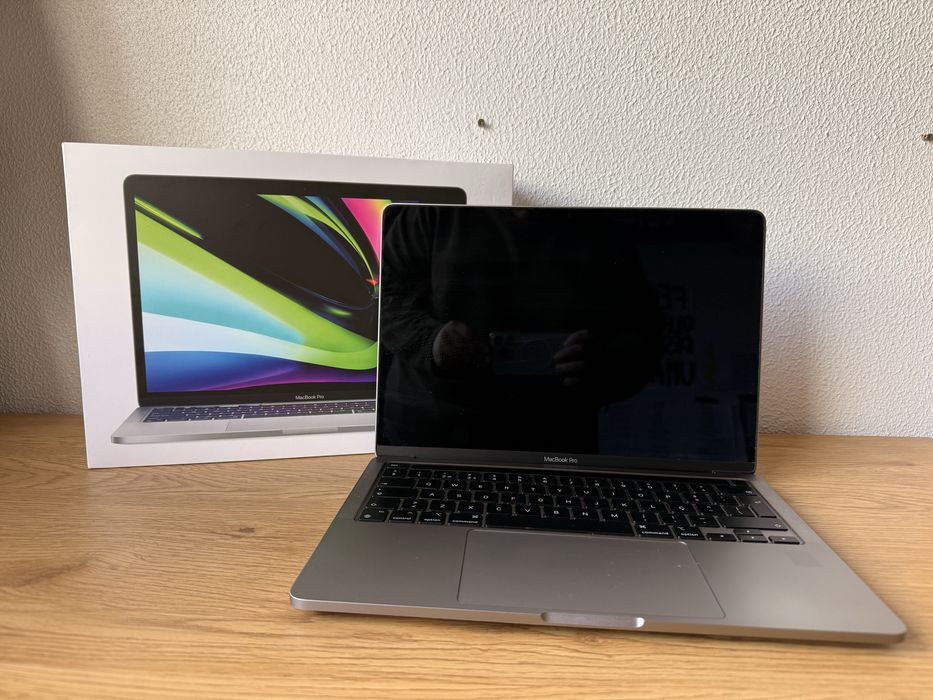 MacBook Pro M2 (2022) – 8GB / 256GB 13”
