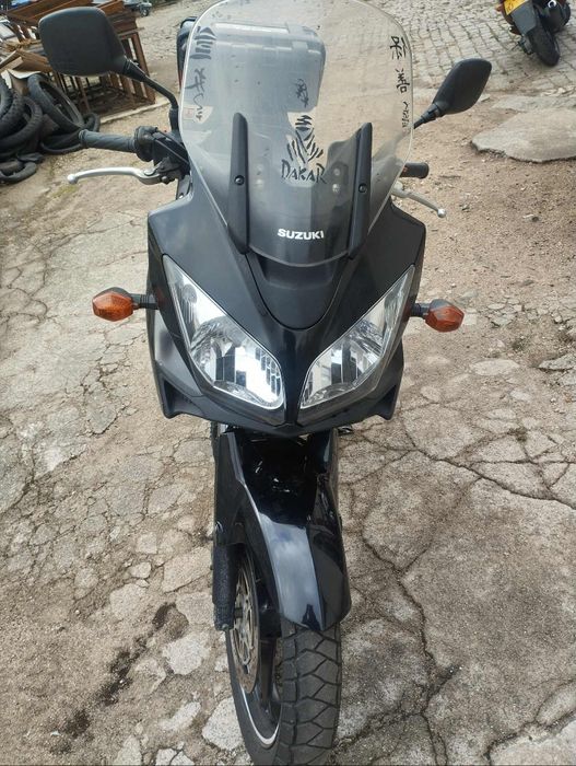 Suzuki V Strom DL 650 top case givi