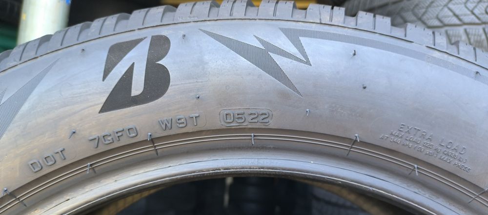 Резина 235.55.R19.Ціна вказана за 1 шт.