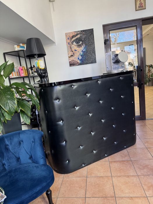 Рецепція , рецепшн, стійка рецепції