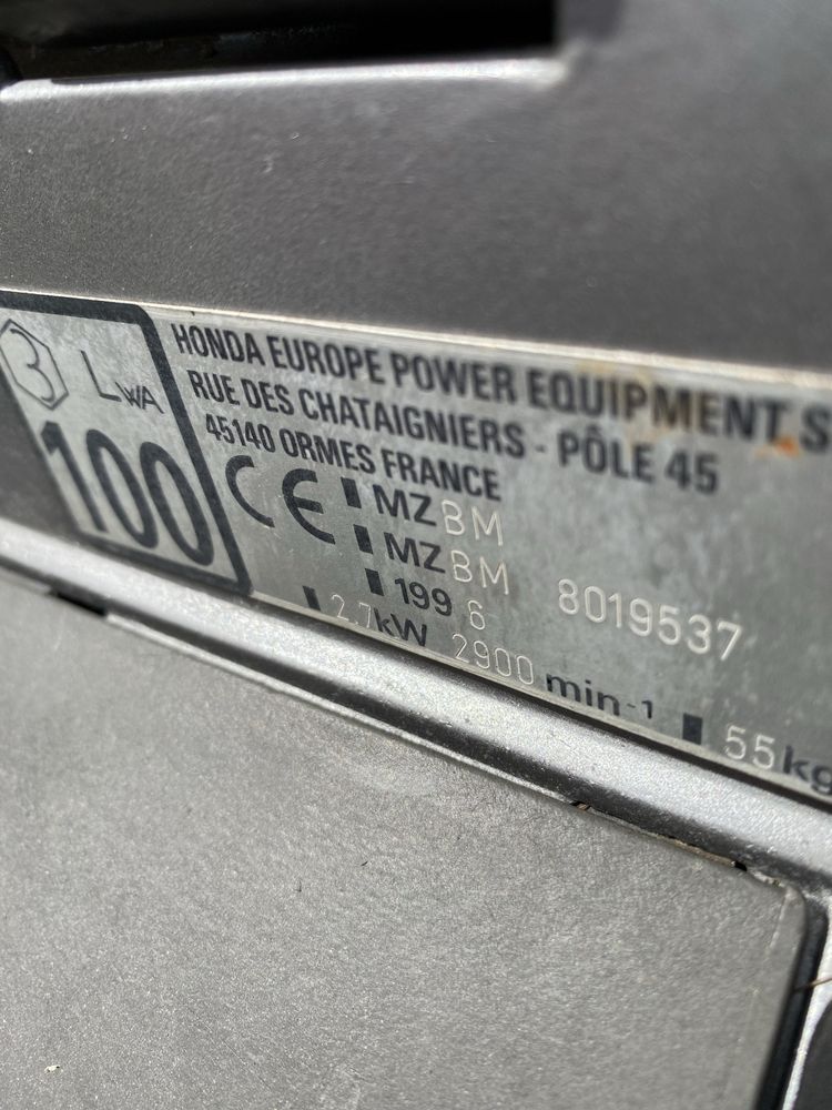Kosiarka spalinowa z napedem Honda hrd536
