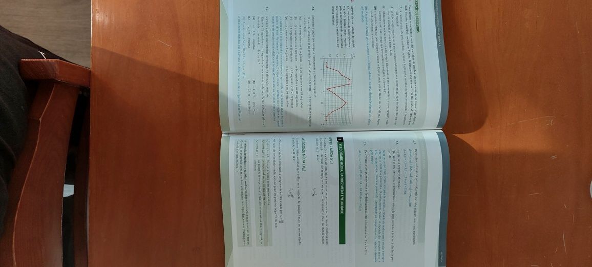 Livro Preparar o Exame Nacional Física e Química 11 (areal)
