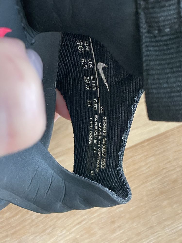 Сандалии Nike размер 23.5