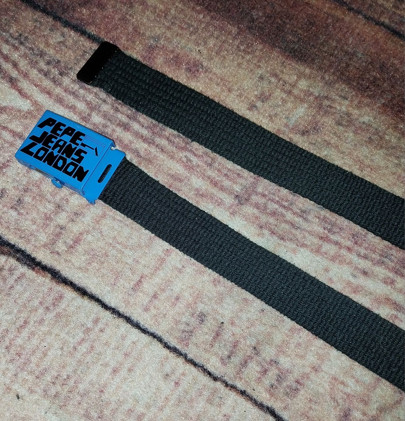 Pepe Jeans London czarny pasek z materiału z klamrą