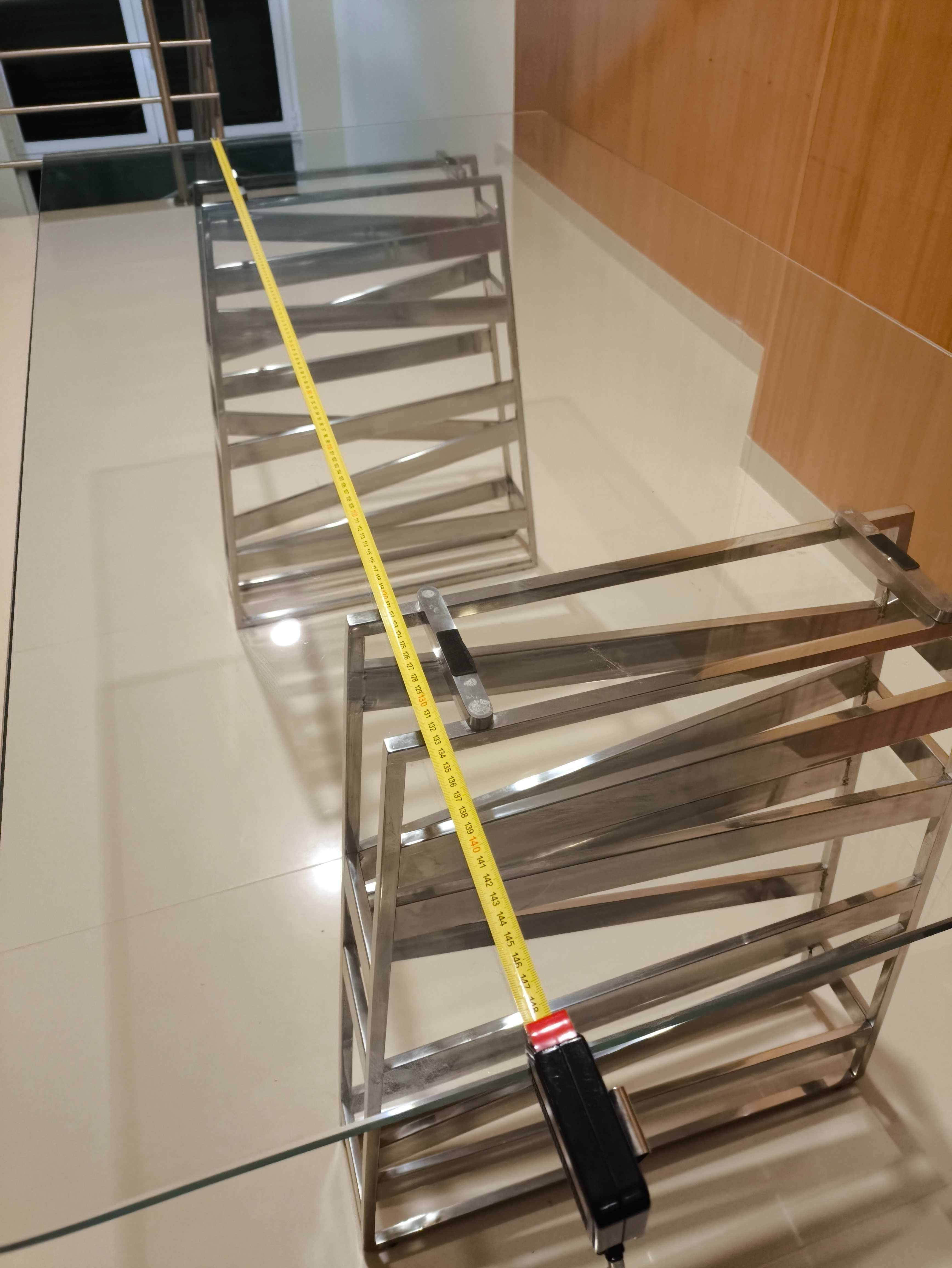 Mesa/Secretária em vidro temperado com suportes em inox