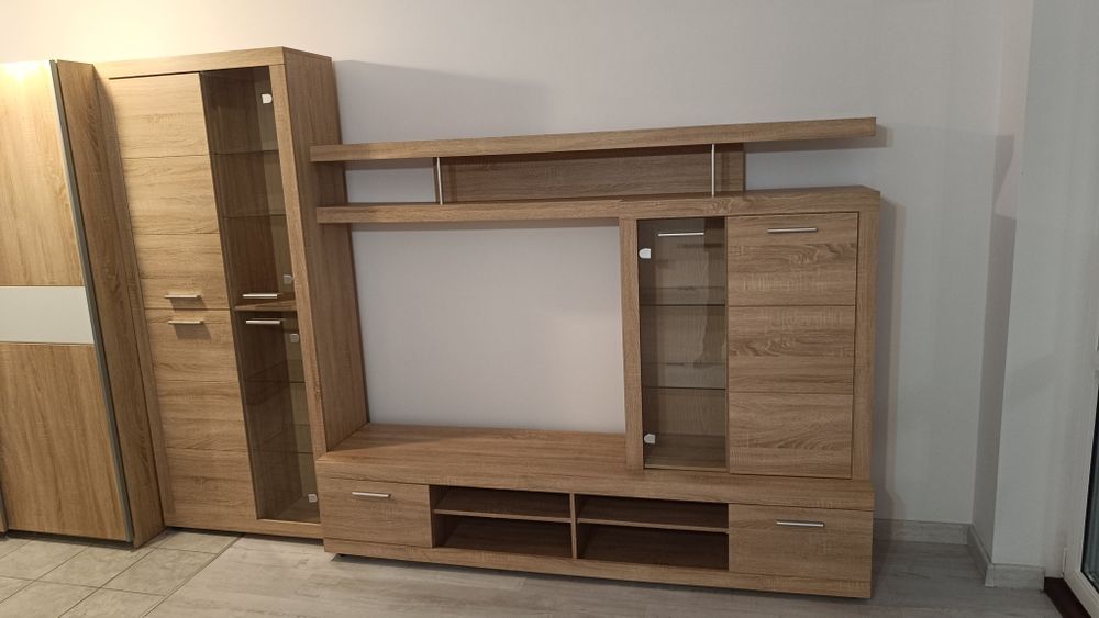 Szafa i półka pod telewizor z witryną