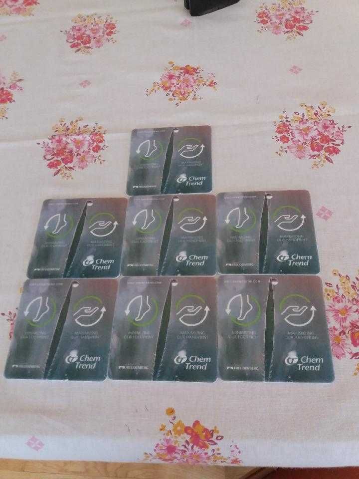 podkładki pod kubek, szklankę nowe 9,2x9,2 cm kwadraty 7szt