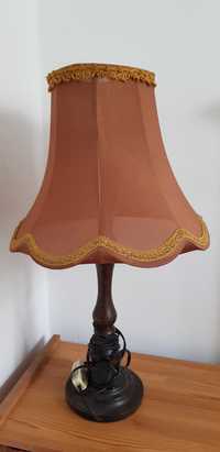 Lampa na stół z drewnianą podstawą, czasy PRL